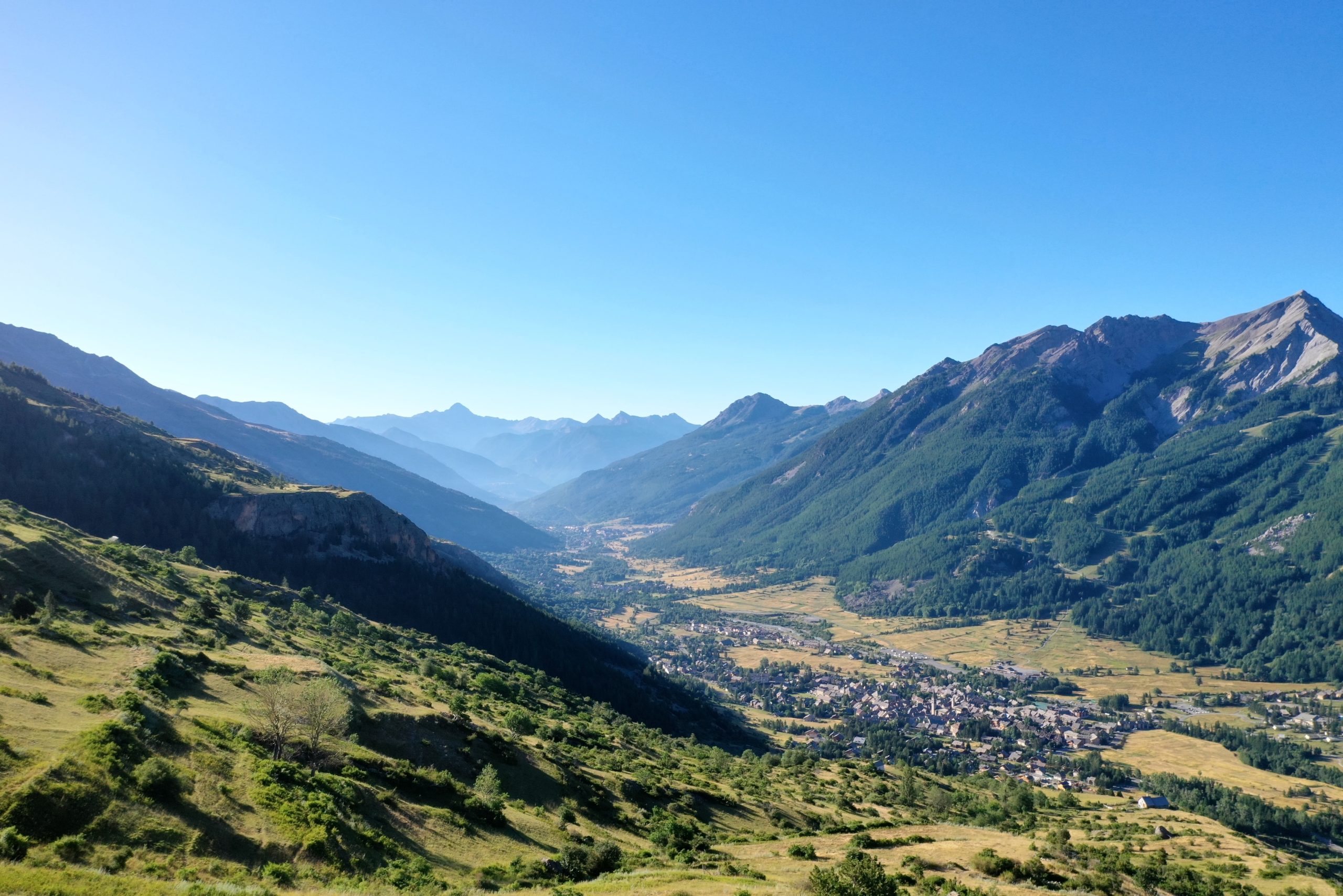 paul-cuad-egMpJuqZQao-unsplash