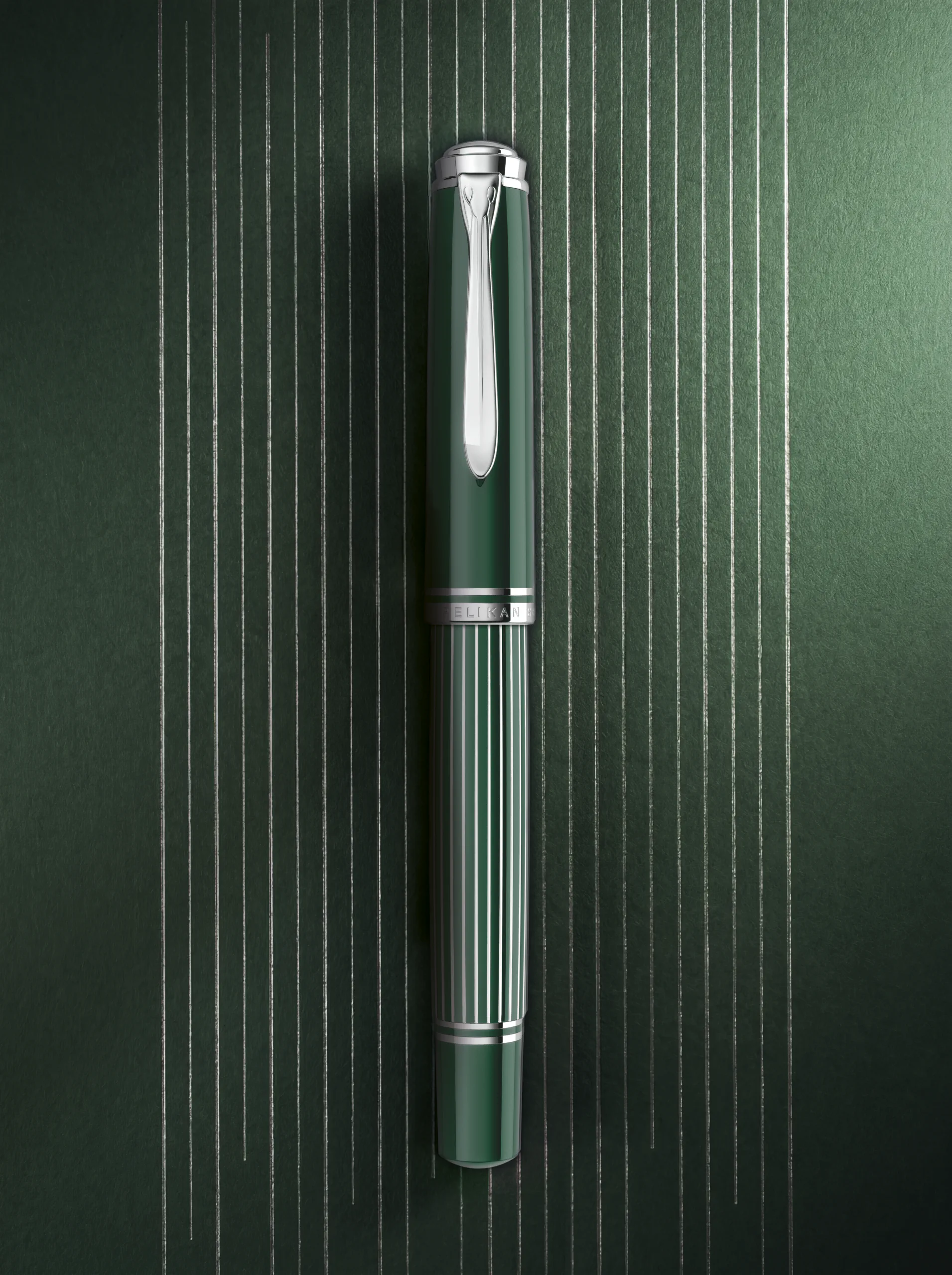 Pelikan Souverän M815 Metal Striped Green